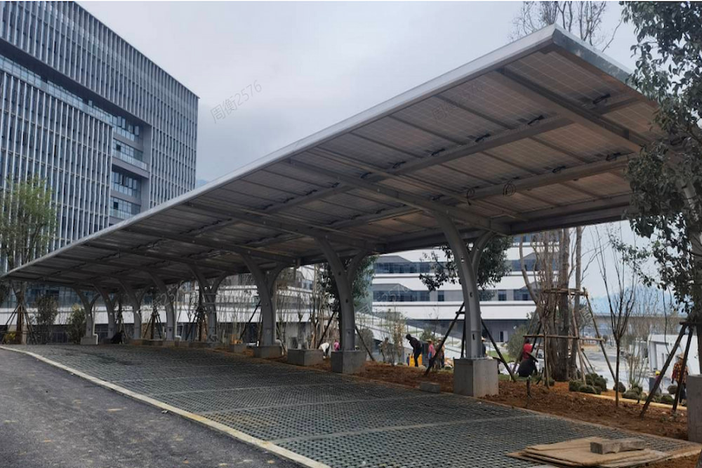 中国 单悬臂热镀锌钢车棚750KW
